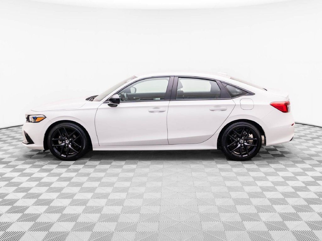 Used 2024 Honda Civic Sport image 2