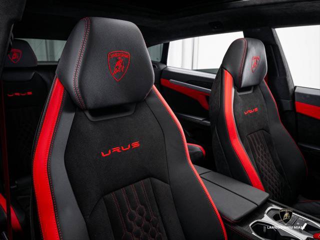 Used 2024 Lamborghini Urus S AWD/4WD image 40
