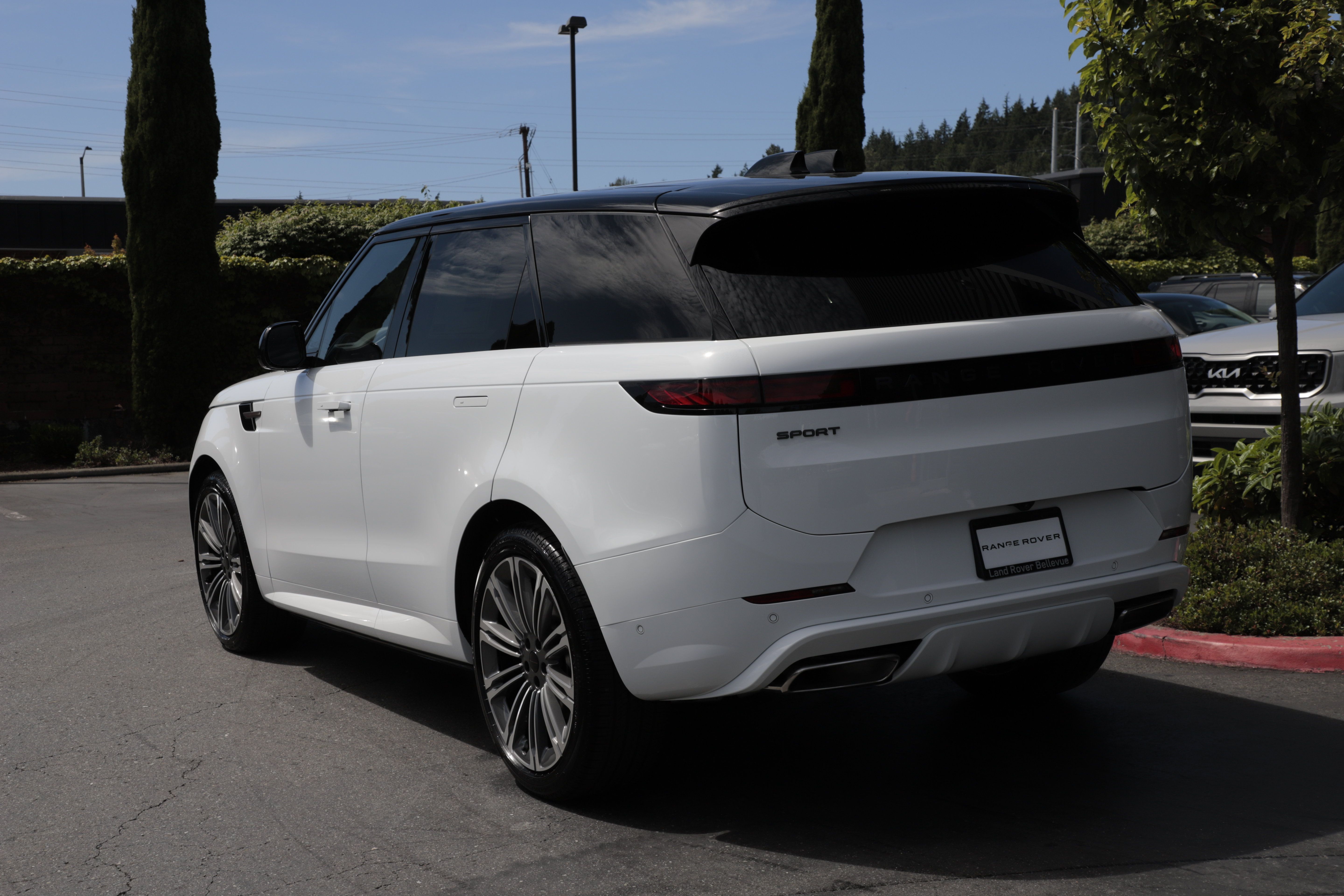 New 2026 Land Rover Range Rover Sport Dynamic SE AWD/4WD image 8