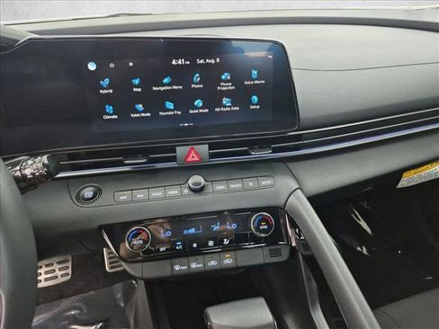 Certified 2025 Hyundai Elantra SEL FWD image 15