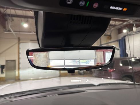 New 2025 GMC Sierra 3500 Denali w/ Denali Reserve Package image 36