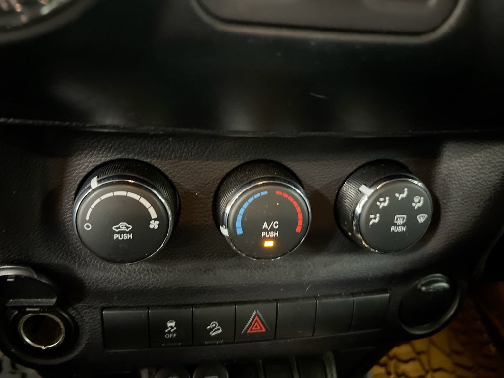 Used 2015 Jeep Wrangler Sport AWD/4WD image 16