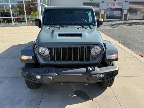 New 2025 Jeep Gladiator Sport image 5