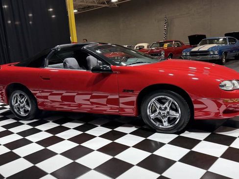 Used 1998 Chevrolet Camaro Z28 w/ Preferred Equipment Group 2 RWD image 12