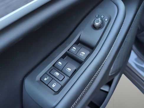 New 2025 Jeep Grand Cherokee Limited w/ Luxury Tech Group II image 12