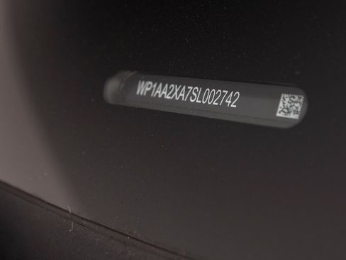 New 2025 Porsche Macan 4 Electric image 37