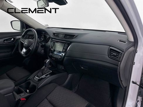 Used 2020 Nissan Rogue SV image 31