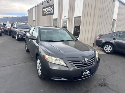 Used 2007 Toyota Camry LE FWD image 1