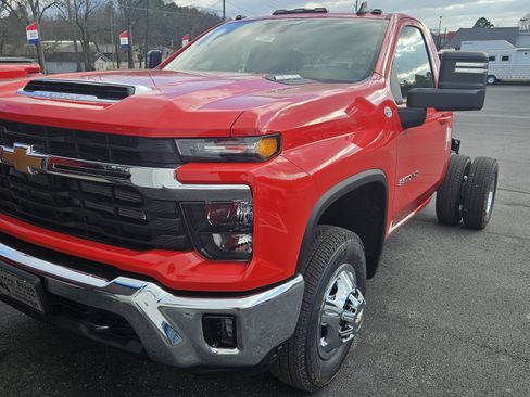 New 2026 Chevrolet Silverado 3500 LT w/ Convenience Package image 2