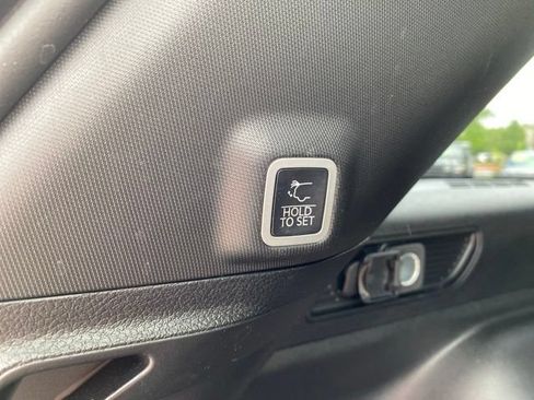 Used 2023 Jeep Grand Cherokee Limited AWD/4WD image 8