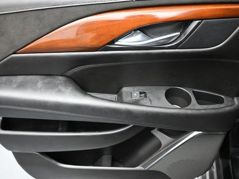 Used 2017 Cadillac Escalade ESV Luxury image 35