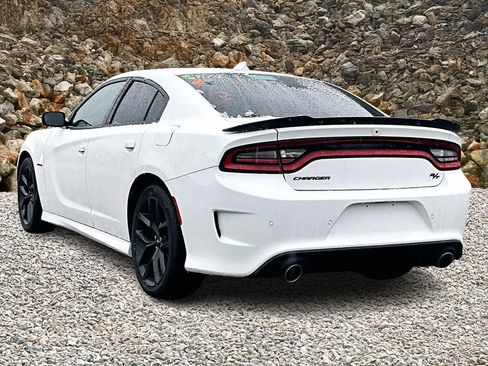 Used 2022 Dodge Charger R/T w/ Blacktop Package image 10