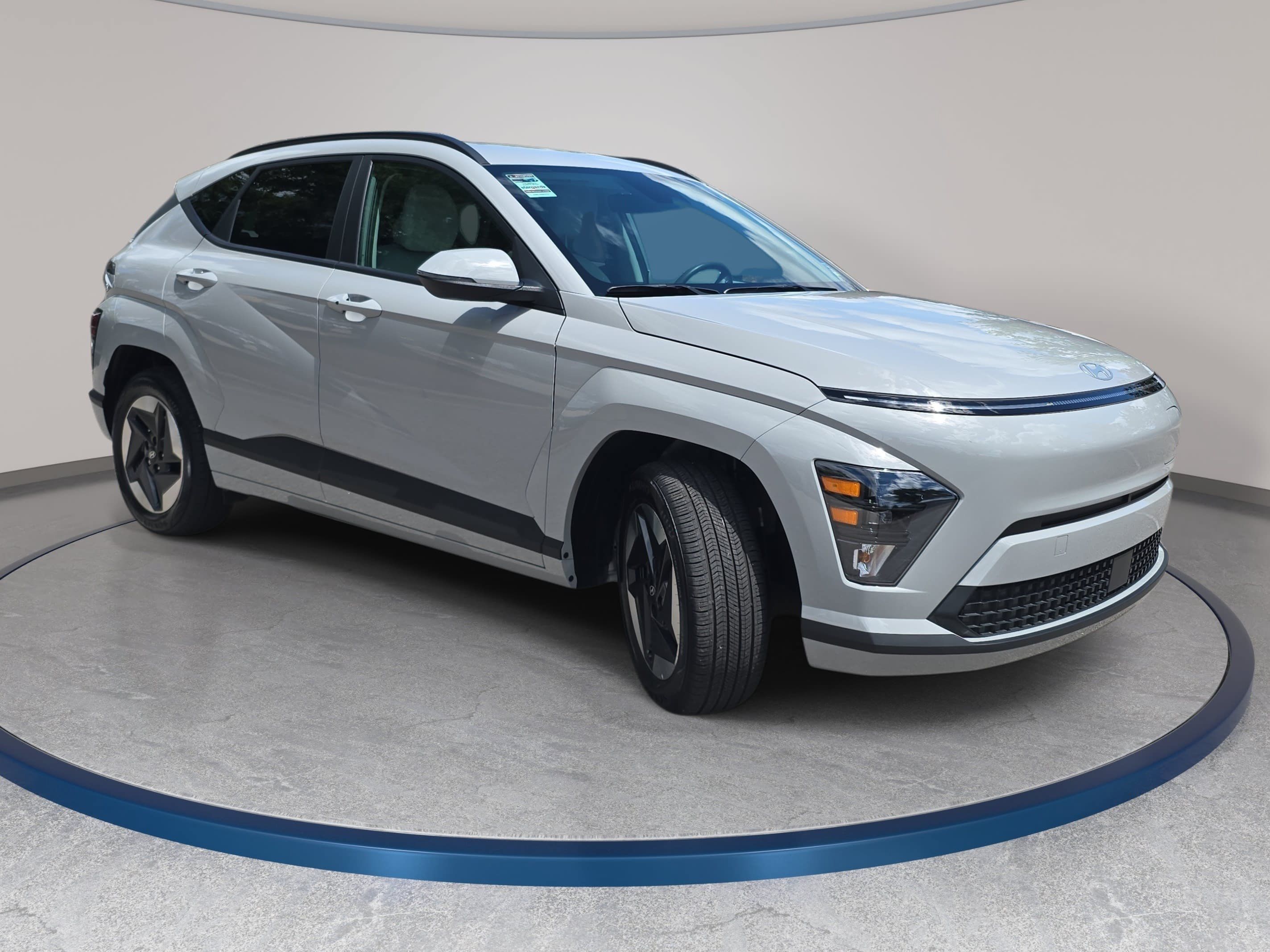 Used 2025 Hyundai Kona SEL FWD image 3