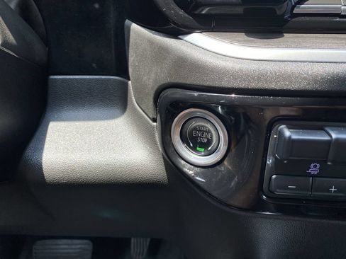 Used 2022 Chevrolet Silverado 1500 LTZ AWD/4WD image 24