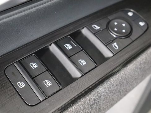 Used 2025 Nissan Kicks SV FWD image 20