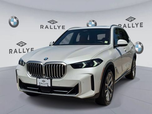Used 2024 BMW X5 xDrive40i w/ Parking Assistance Package AWD/4WD image 3