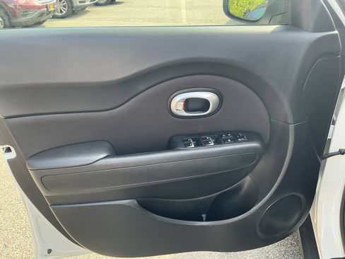 Used 2017 Kia Soul + w/ Designer's Package FWD image 15