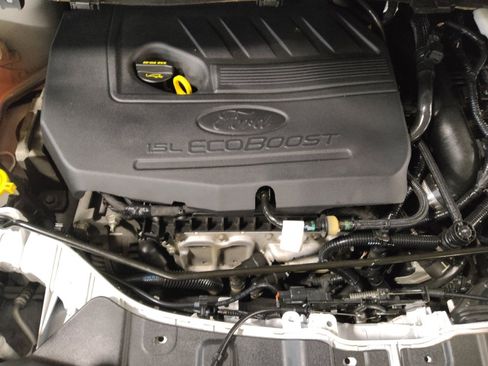 Used 2018 Ford Escape SE FWD image 30