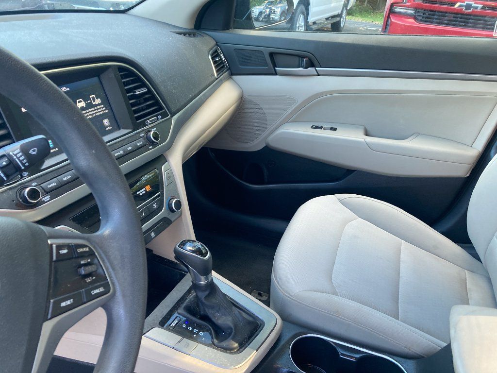 Used 2017 Hyundai Elantra SE FWD image 15