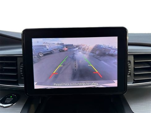 Used 2020 Ford Explorer XLT w/ Equipment Group 202A image 15