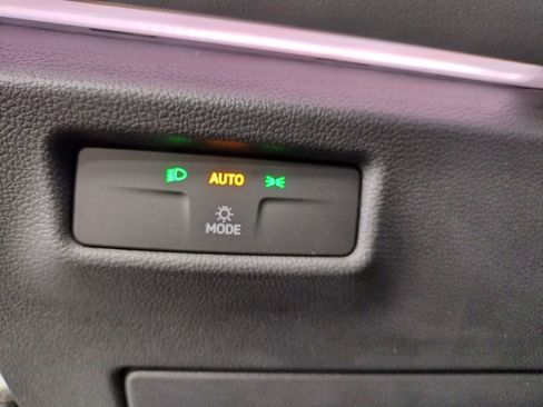 New 2025 Volkswagen Tiguan SE R-Line image 29