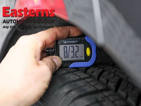 Used 2023 Chrysler Pacifica Touring-L image 32