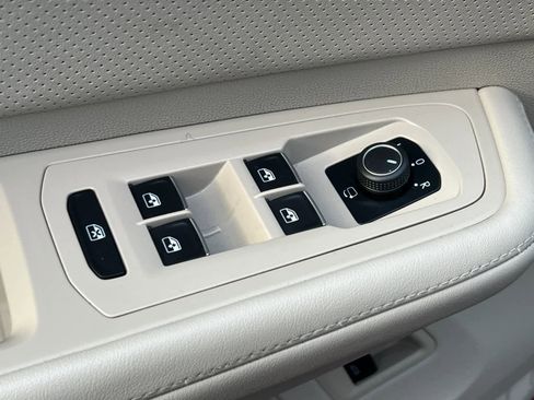 Used 2024 Volkswagen Atlas SEL Premium R-Line image 14