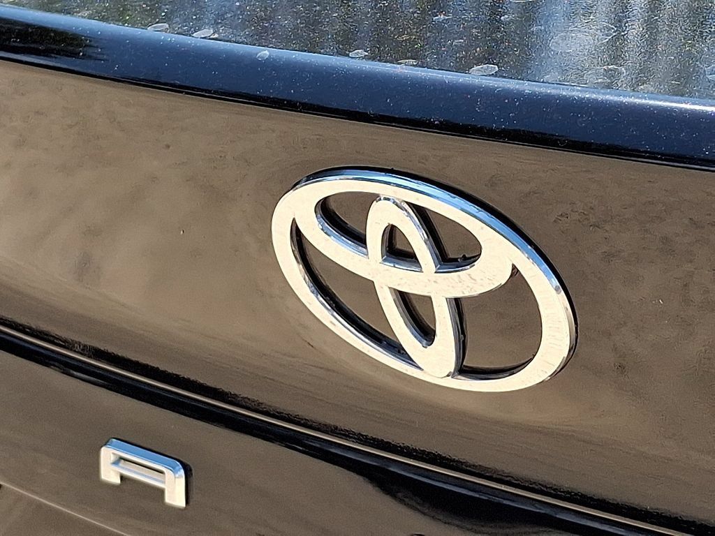 Used 2025 Toyota Camry LE FWD image 29