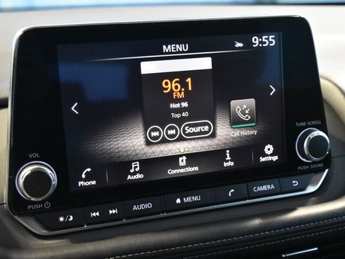 Certified 2025 Nissan Rogue SV image 10