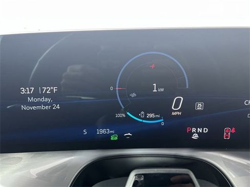 Used 2026 Cadillac Vistiq Luxury image 11