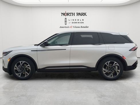 New 2026 Lincoln Nautilus Premier w/ Equipment Group 102A AWD/4WD image 6