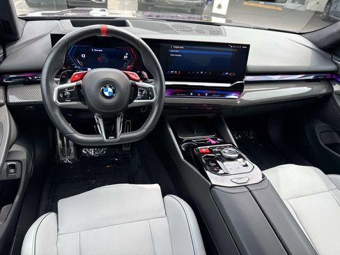 Used 2025 BMW M5 w/ Carbon Package AWD/4WD image 7