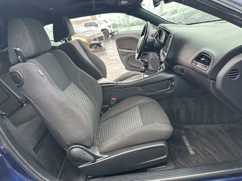 Used 2015 Dodge Challenger R/T w/ Quick Order Package 22B R/T image 23