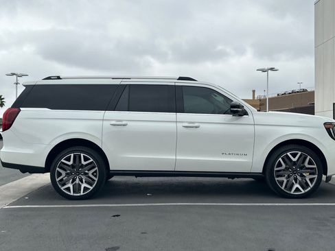 New 2026 Ford Expedition Max Platinum w/ Platinum Ultimate Package AWD/4WD image 2
