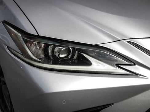 Used 2019 Lexus ES 350 F Sport w/ Accessory Package 2 FWD image 11