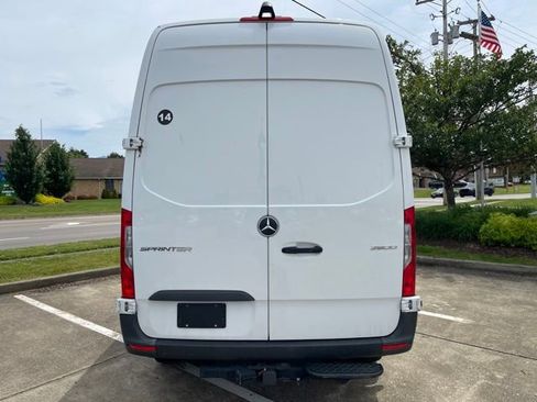 Used 2025 Mercedes-Benz Sprinter 2500 image 6