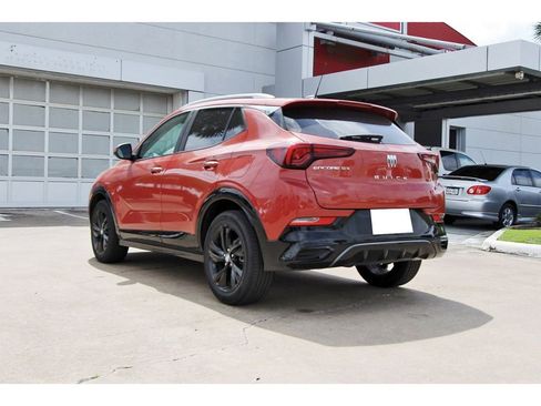 Used 2024 Buick Encore GX Sport Touring FWD image 3