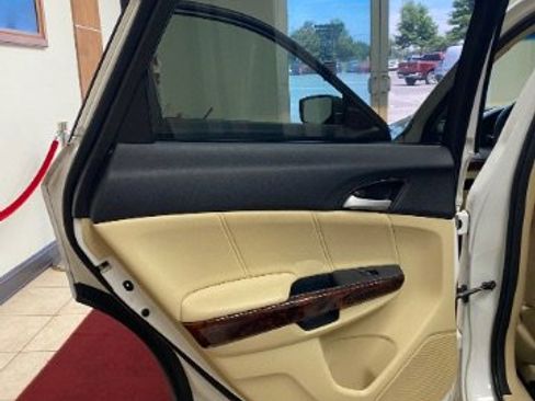 Used 2010 Honda Crosstour EX-L image 10