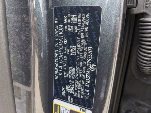 Certified 2025 Kia Soul LX image 36