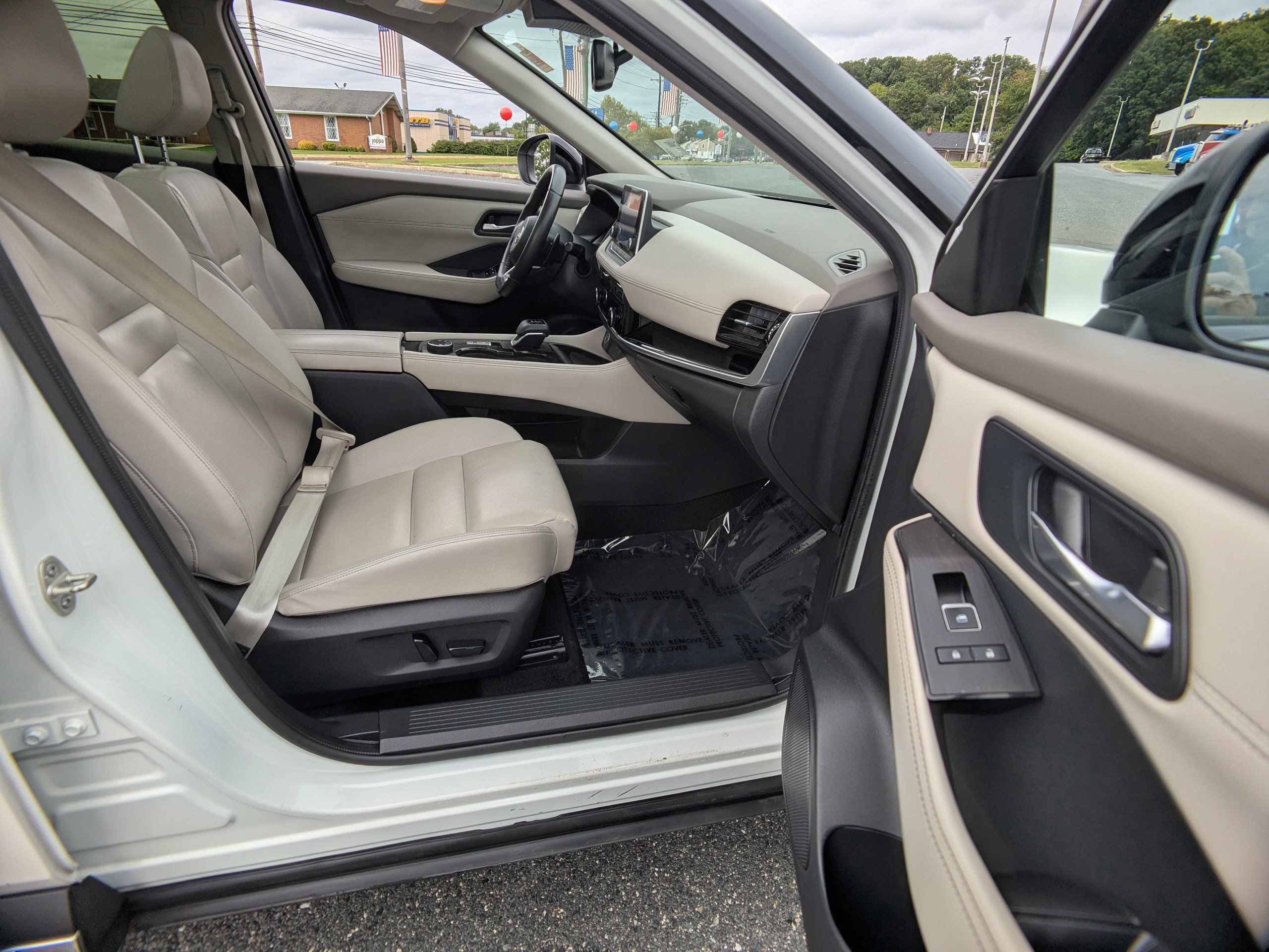 Used 2023 Nissan Rogue SL AWD/4WD image 12