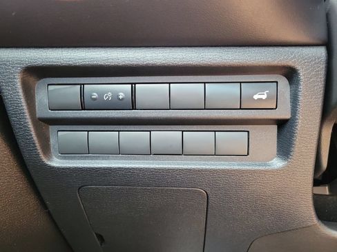 Used 2025 Mitsubishi Outlander SE AWD/4WD image 34