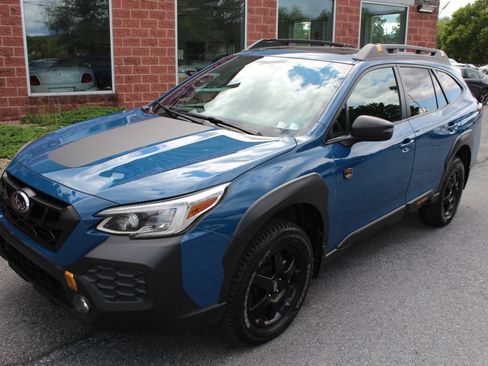 Used 2025 Subaru Outback Wilderness AWD/4WD image 2