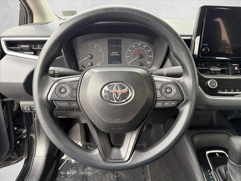 Used 2025 Toyota Corolla LE image 14