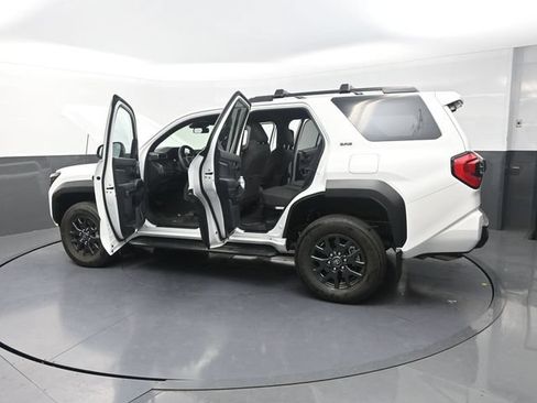 Used 2026 Toyota 4Runner SR5 AWD/4WD image 43