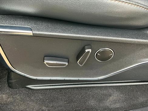 Used 2024 Ford F150 Lightning Lariat image 35