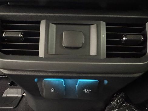 New 2025 Ford F150 Lariat w/ Equipment Group 501A Mid image 10