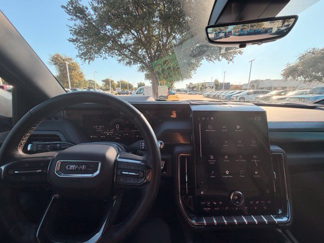 Used 2025 GMC Yukon AT4 w/ AT4 Premium Package AWD/4WD image 12
