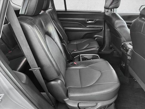 Certified 2025 Toyota Grand Highlander AWD image 19