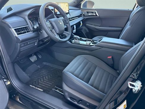 New 2026 Mitsubishi Outlander LE FWD image 23
