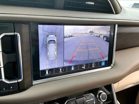 Used 2021 GMC Yukon Denali w/ Denali Ultimate Package image 29